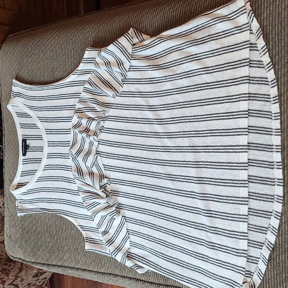 Who What Wear Ruffle Front Tank - Picture 10 of 10